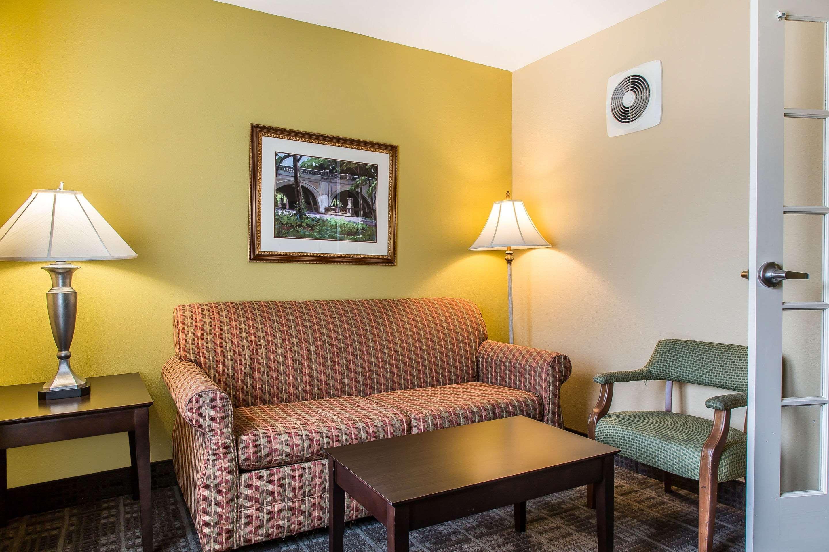 Clarion Hotel & Suites Hamden-New Haven Luaran gambar