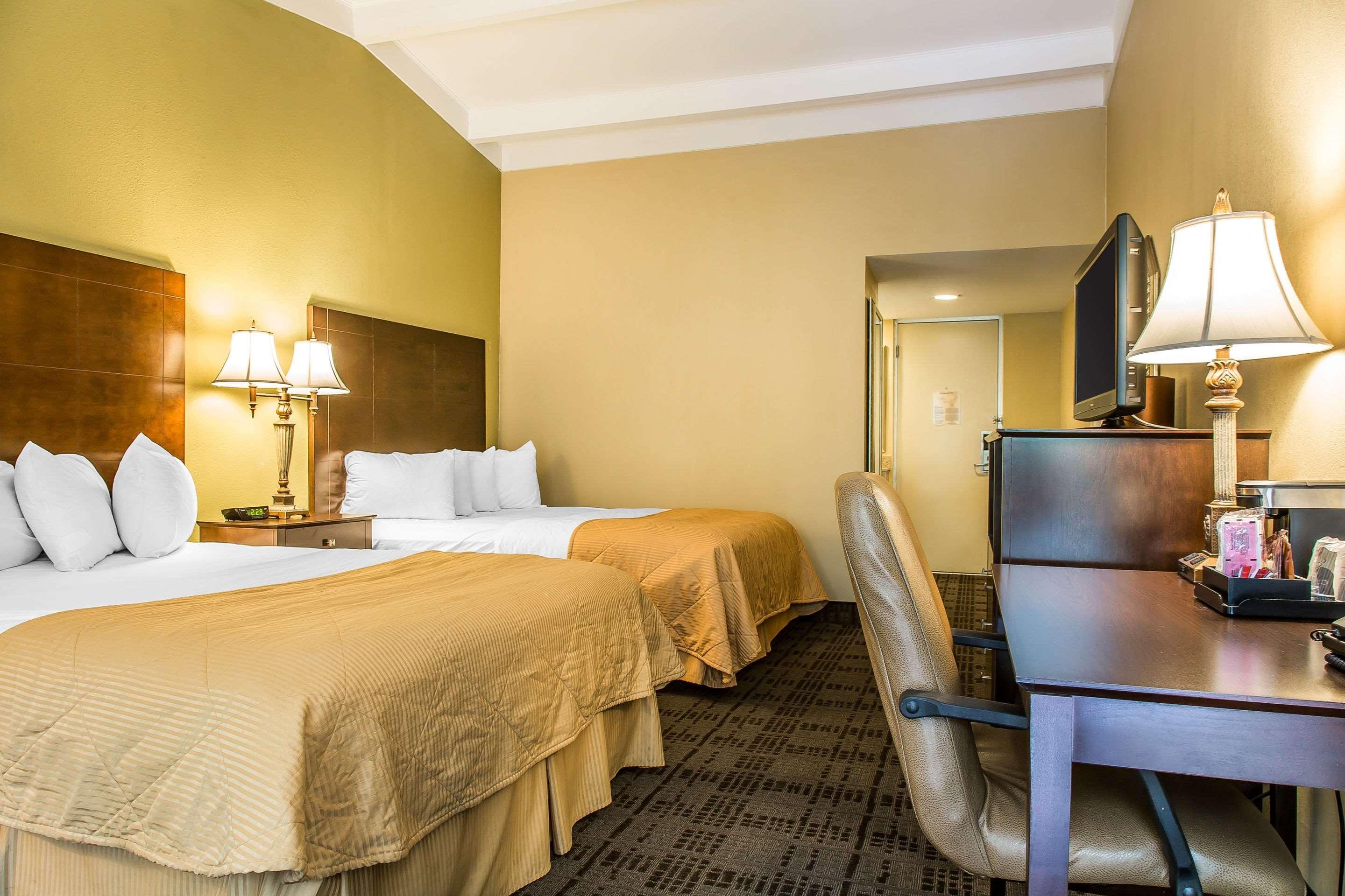 Clarion Hotel & Suites Hamden-New Haven Luaran gambar