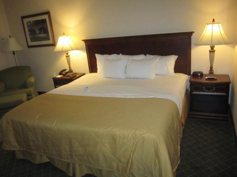Clarion Hotel & Suites Hamden-New Haven Luaran gambar