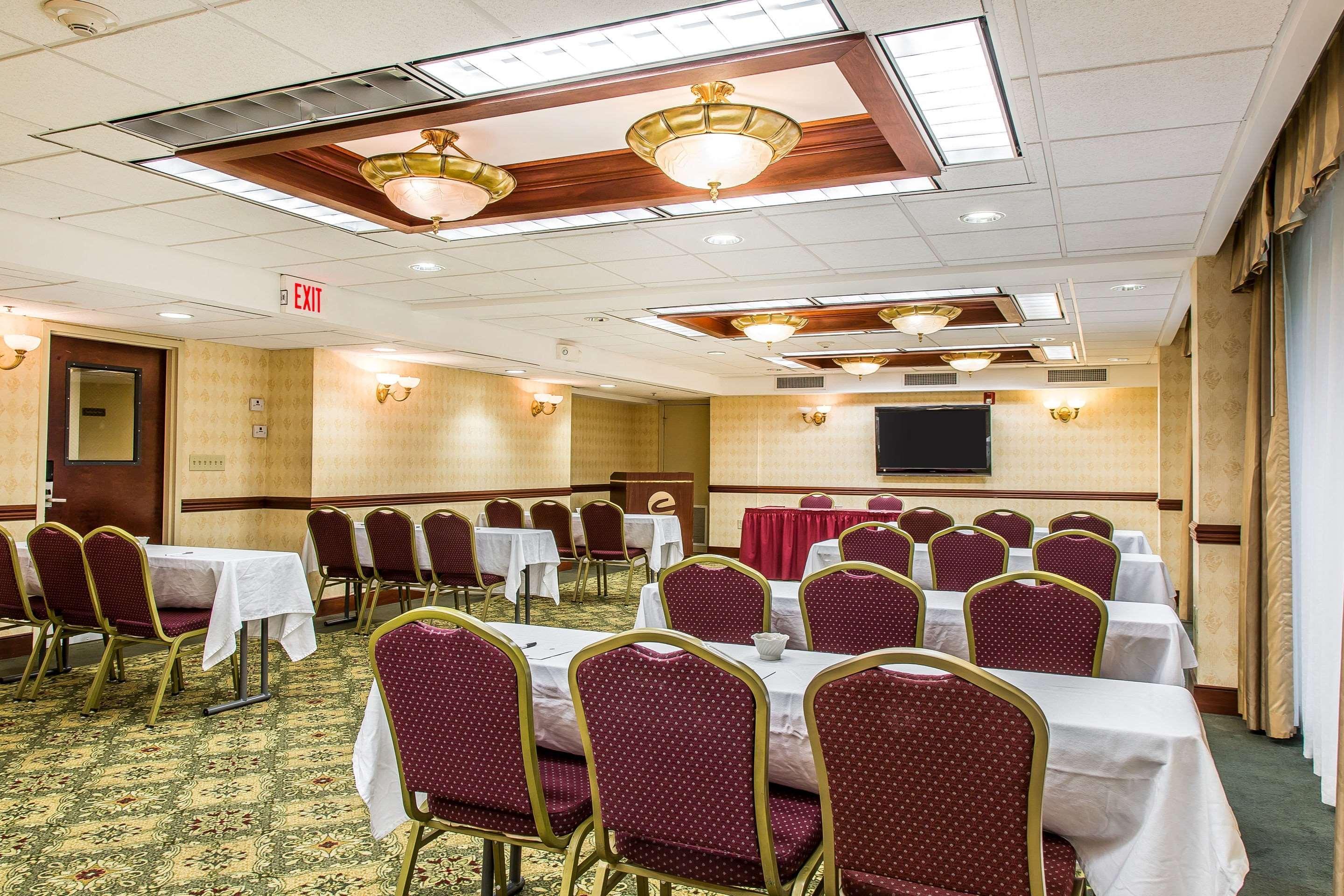 Clarion Hotel & Suites Hamden-New Haven Luaran gambar