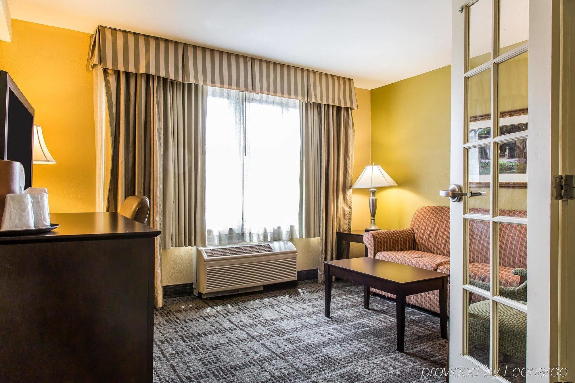 Clarion Hotel & Suites Hamden-New Haven Luaran gambar